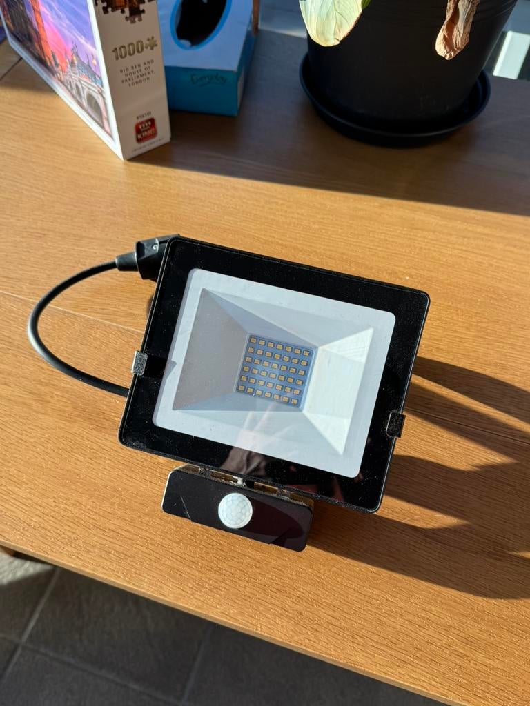 LED straler met bewegingssensor, Ophalen, Zo goed als nieuw