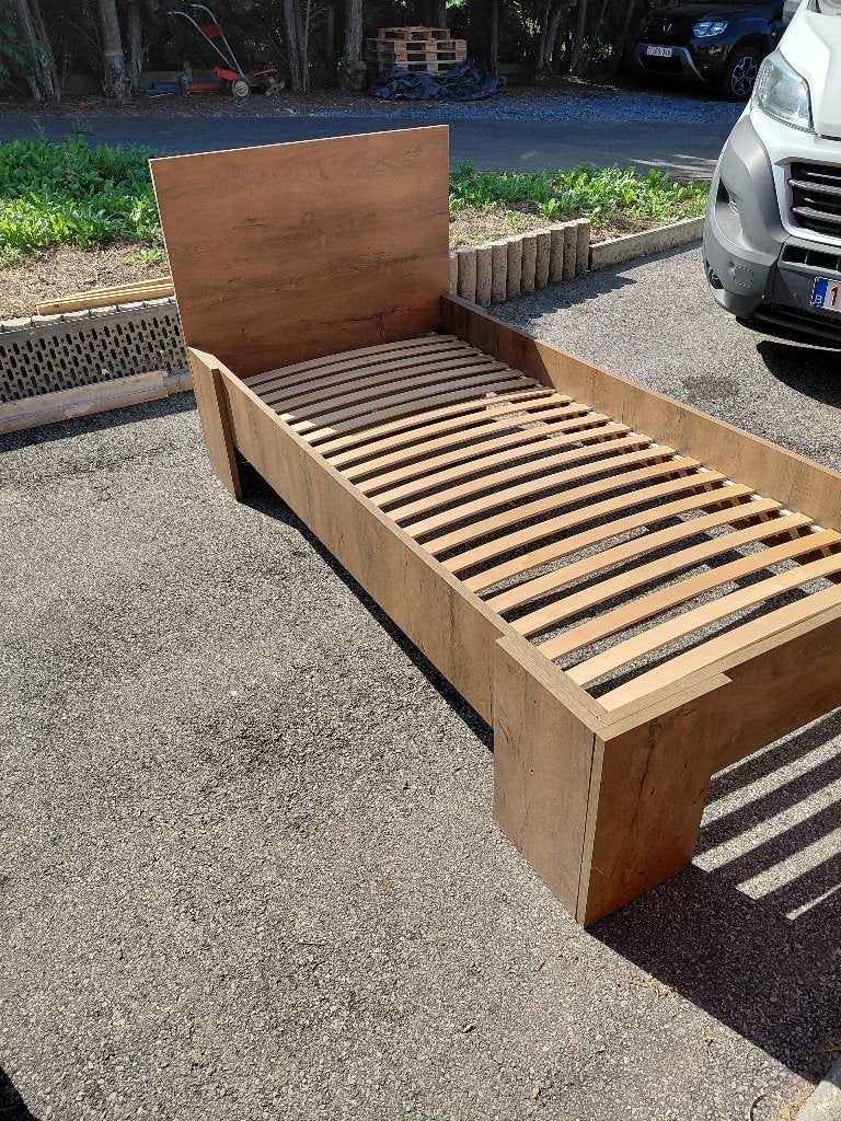 éénpersoonsbed 90x200, Huis en Inrichting, Slaapkamer | Bedden, Gebruikt, 90 cm, Eenpersoons, Bruin