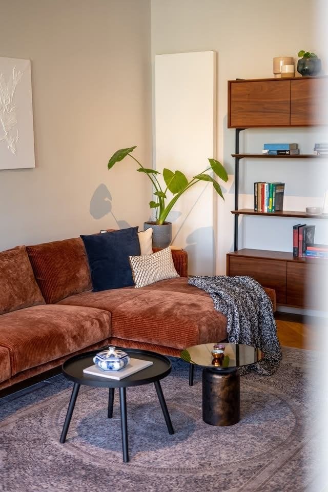 Prachtige design hoekzetel in warme terracotta-/roestkleur, Huis en Inrichting, Zetels | Zetels, Ophalen, Modern, mid-century modern, Scandinavisch