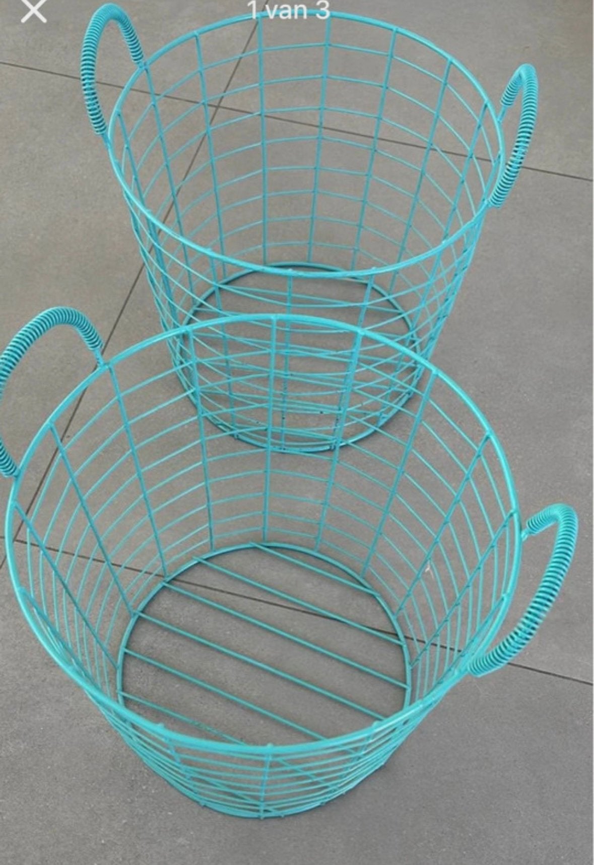 2 paniers grillagés couleur menthe - bon état, Maison & Meubles, Accessoires pour la Maison | Plataux & Paniers, Enlèvement, Utilisé
