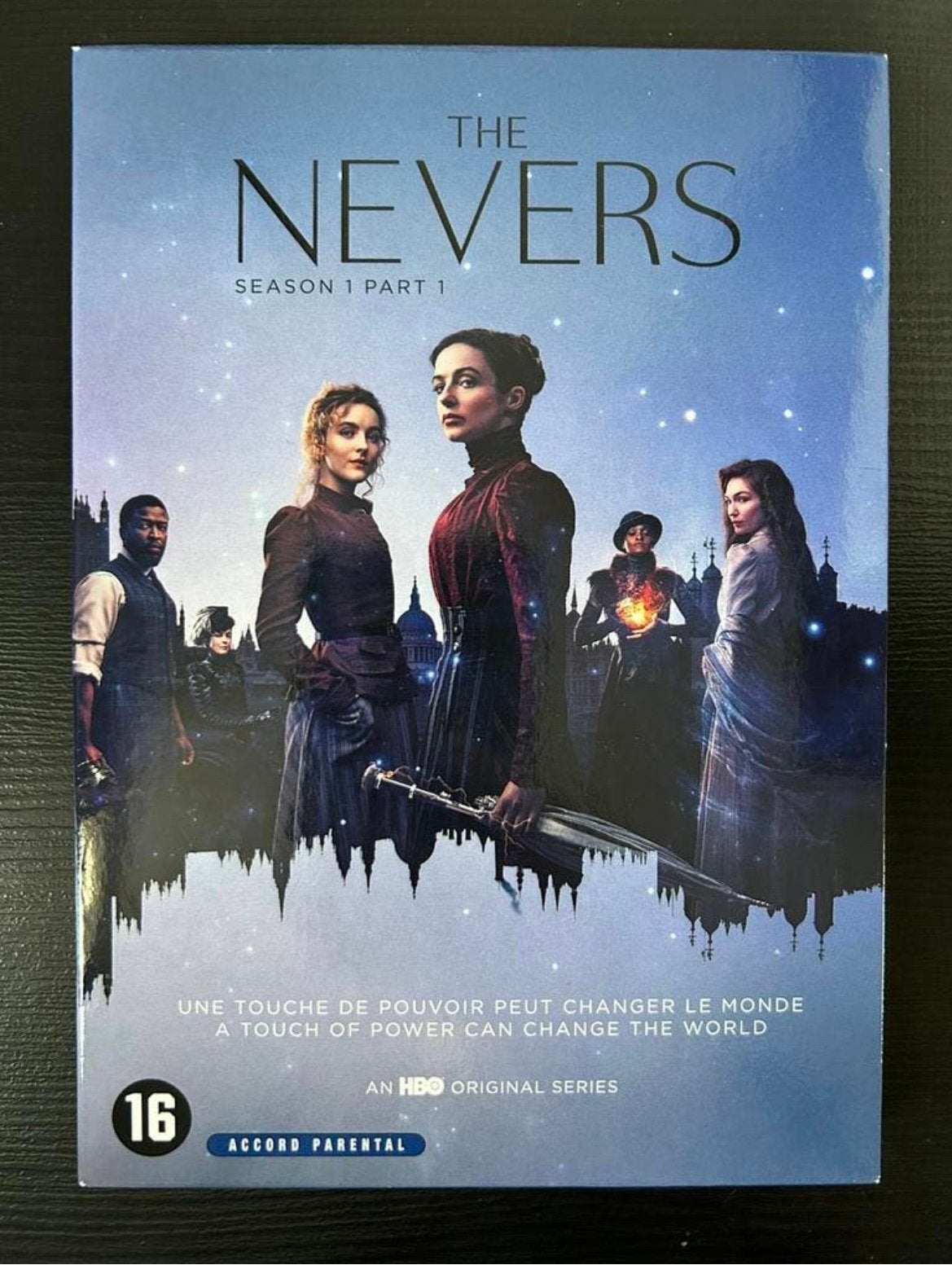 The nevers saison 1, Enlèvement, Néerlandais, Comme neuf, Saison 1