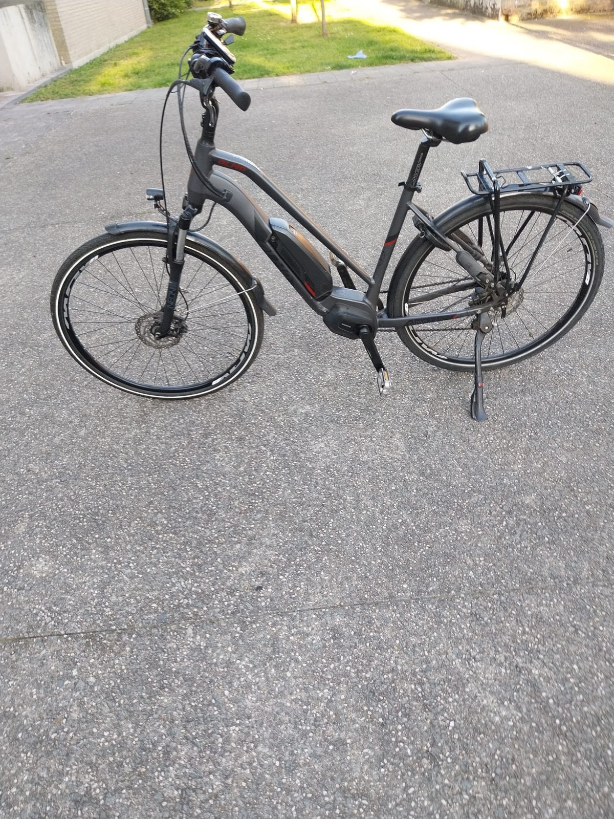 E-Bike met versnellingen en voorvering, Ophalen, Zo goed als nieuw