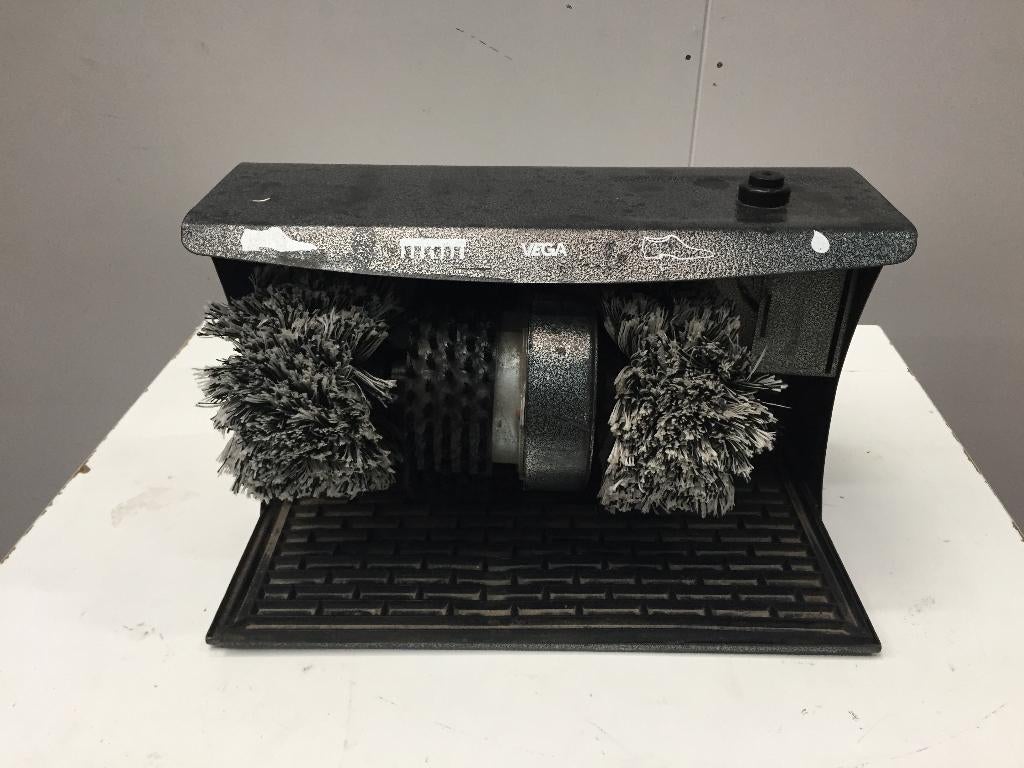 (45) Recente machine Vega om schoenen te kuisen, Ophalen