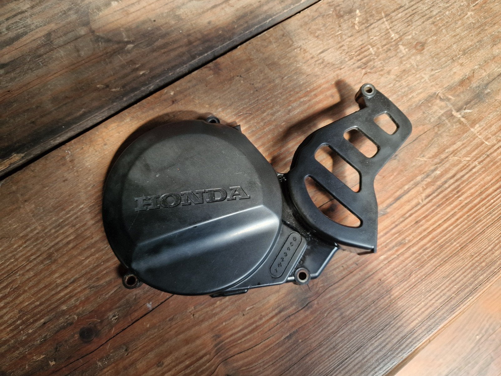 Honda MTX125 Ontstekingsdeksel, zeer mooie staat.

Prijs 6, Ophalen of Verzenden