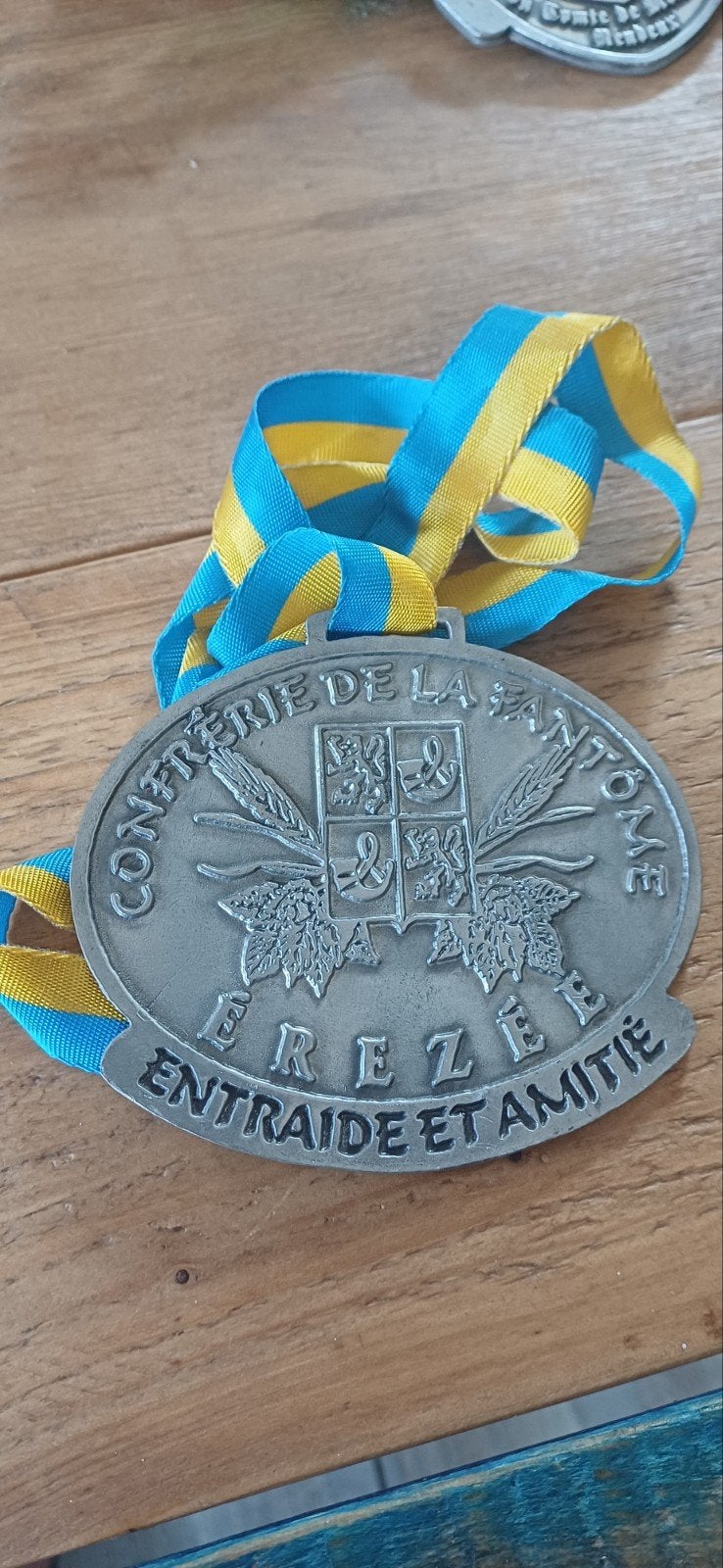 Médaille Rare Confrérie de la Fantôme - Érezée / Soy, Timbres & Monnaies, Pièces & Médailles, Enlèvement ou Envoi