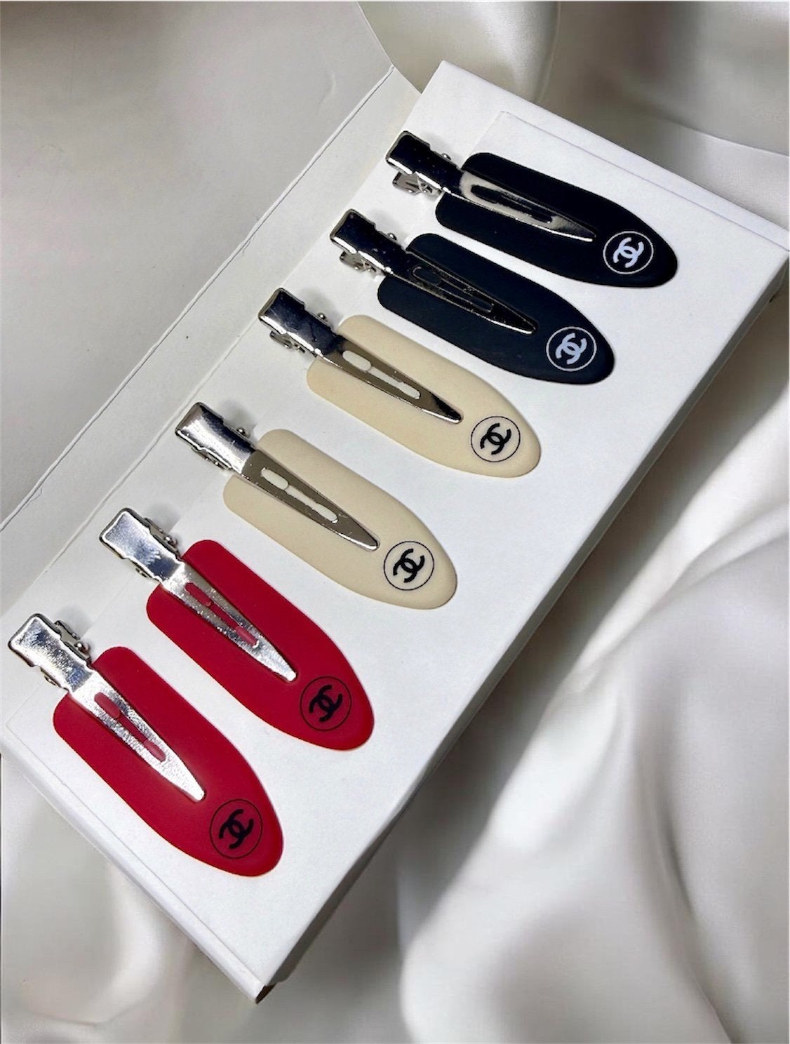 Set van 6 authentieke Chanel-haarspeldjes, Ophalen of Verzenden, Nieuw, Make-up