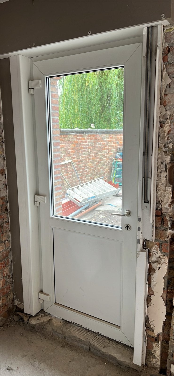 Gratis Witte pvc achterdeur met rolluik., Doe-het-zelf en Bouw, Kunststof, Gebruikt, Deurkozijn, 150 tot 225 cm