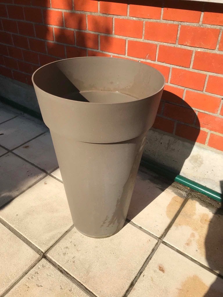 Grand pot de fleur gris – 80 cm x 50 cm, Jardin & Terrasse, Pots de fleurs, Utilisé, Autres matériaux, Balcon, Jardin, 40 à 70 cm