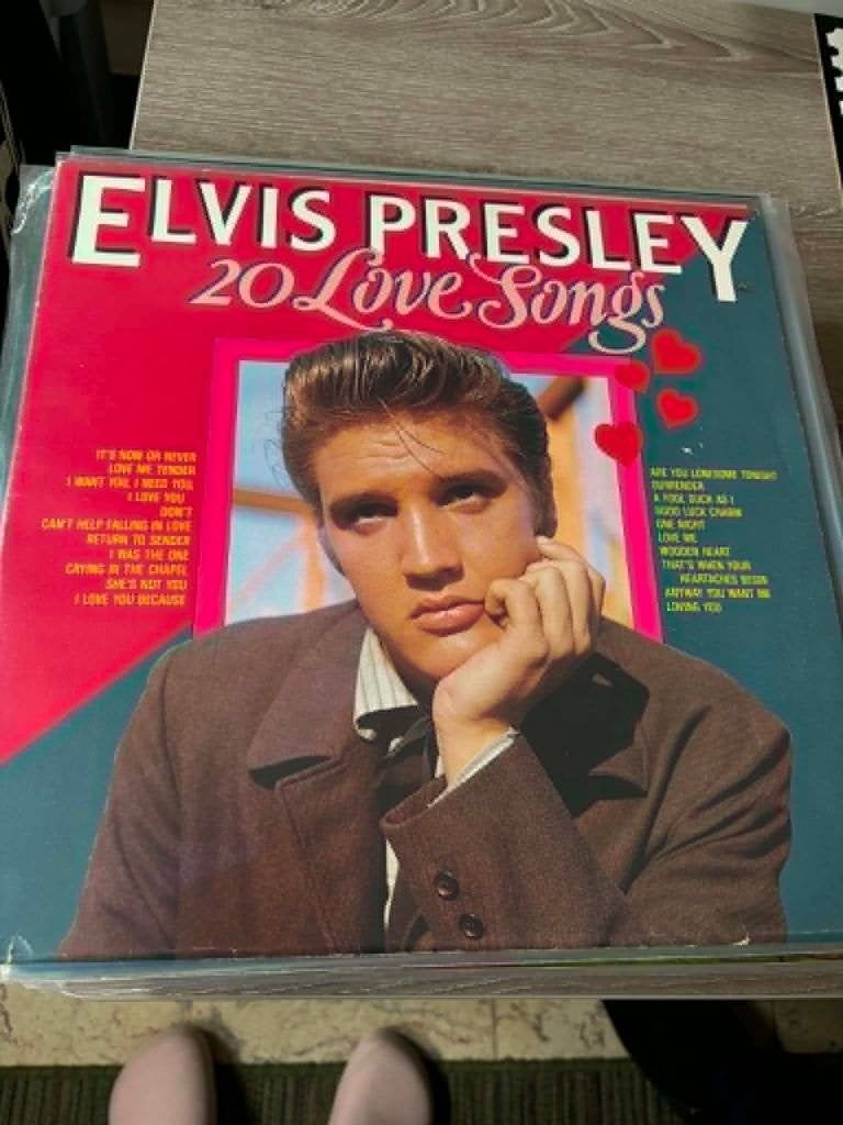 Elvis lp, 20 love songs, Franse persing, weg voor 10 euro., LP, Ophalen of Verzenden, Zo goed als nieuw, Beschermende buitenhoes