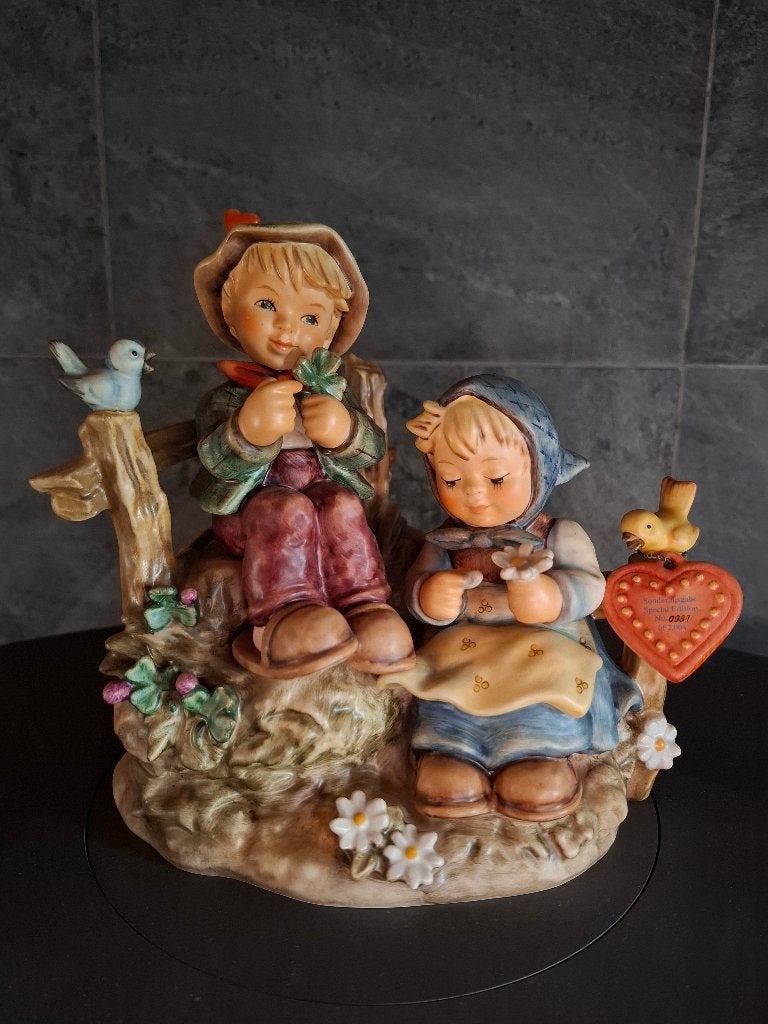 Goebel/Hummel #765 "First Love" – gesigneerd, Ophalen, Zo goed als nieuw, Hummel
