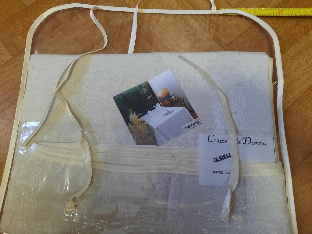 nieuw mooi tafelkleed voor grote eettafel, afwasbaar, Huis en Inrichting, Tafelkleden, Ophalen of Verzenden, Nieuw