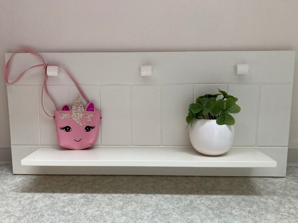 Landelijke witte houten wandplank / kapstok (BE-Okay ) , Huis en Inrichting, Woonaccessoires | Kapstokken, Zo goed als nieuw, Minder dan 100 cm
