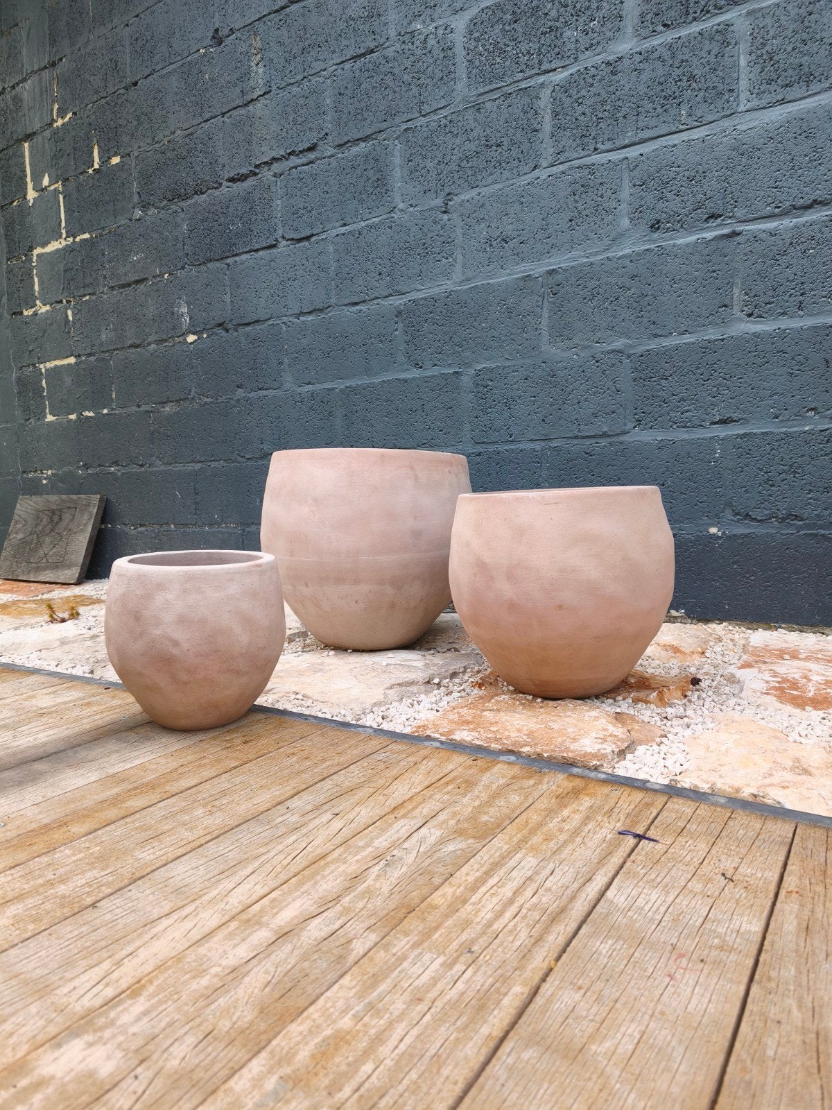 Nieuwe handgemaakte terracotta bloempotten set van 3 stuks., Tuin en Terras, Ophalen, Terracotta