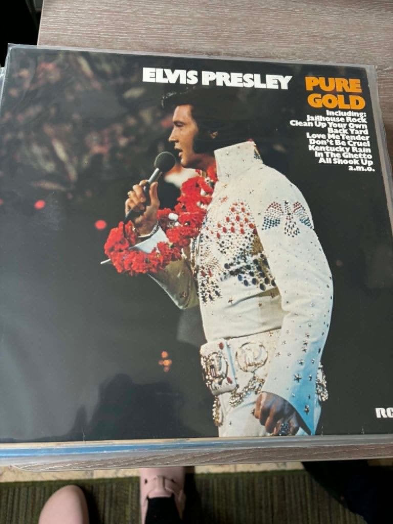 Elvis lp, pure gold, Duitse persing, Mag weg voor 10 euro., LP, Ophalen of Verzenden, Zo goed als nieuw, Beschermende buitenhoes