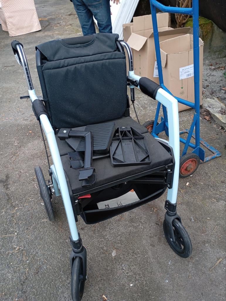 Rollz motion rollator en rolstoel in een, Diversen, Rolstoelen, Ophalen
