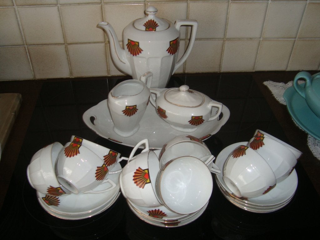 Art Deco koffie-en eetservies. Victoria porselein., Ophalen