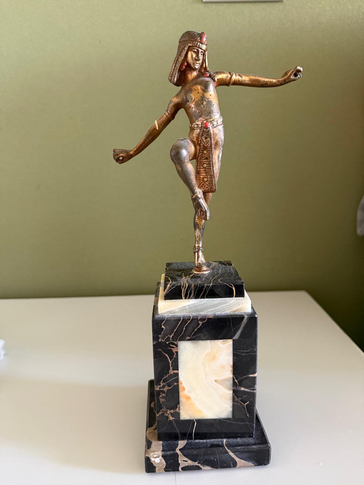 Art Deco Egyptische Danseres op Marmeren Voet, Ophalen, Art deco, Beeld