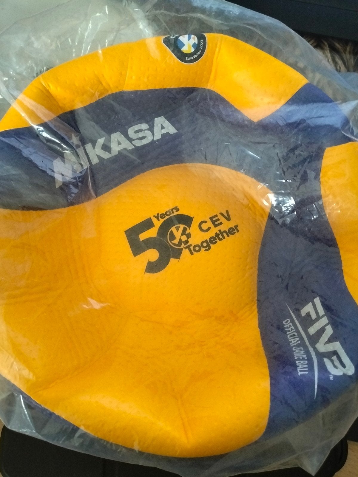Mikasa V200W (limited edition Nieuw), Ophalen, Bal
