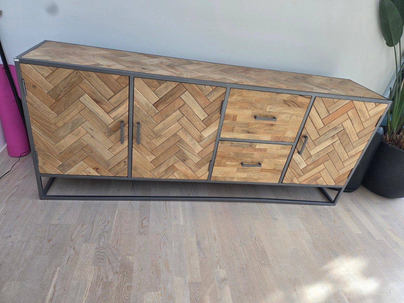 Dressoir visgraat mangohout – 200 cm, Ophalen, Zo goed als nieuw