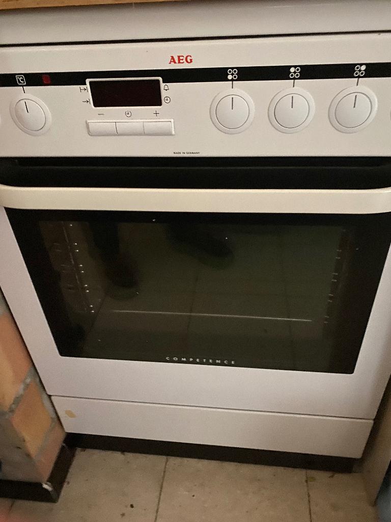 Elec. kookvuur met oven AEG vrijstaand, Electroménager, Fours, AEG, Comme neuf, Enlèvement, 45 à 60 cm