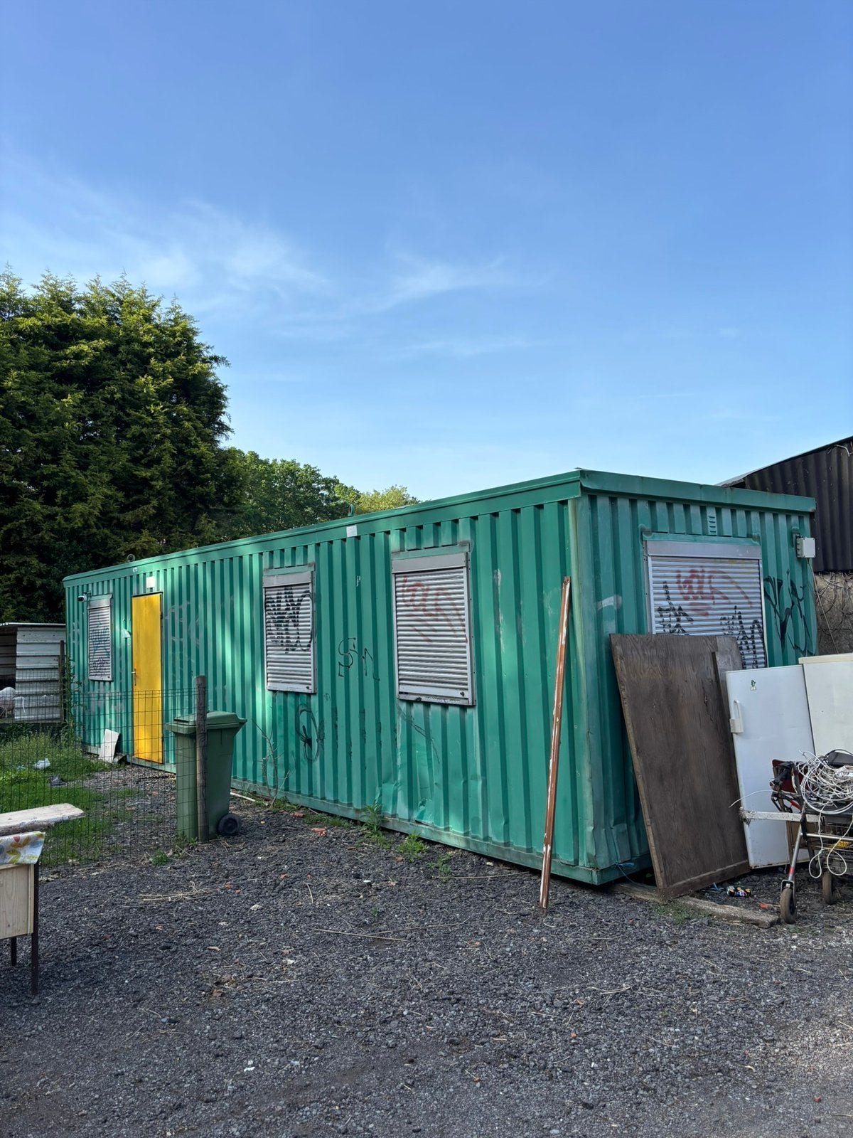 Container 10 x 3 m, Enlèvement
