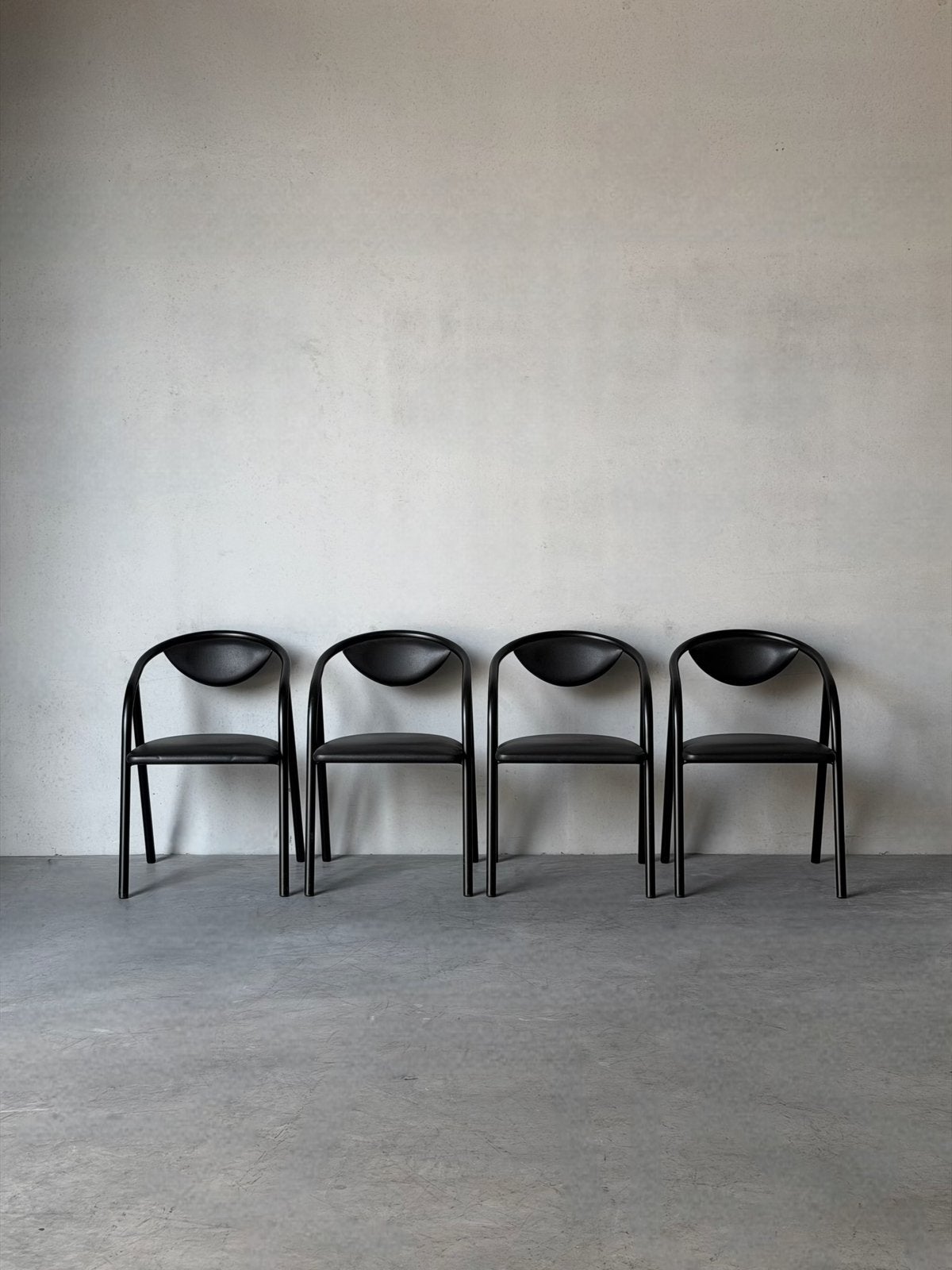 Set van 4 vintage bauhaus buisframe eetkamerstoelen, Enlèvement, Comme neuf, Noir