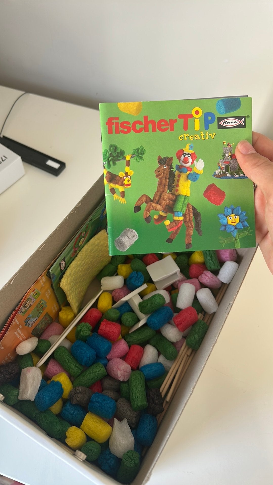 Papieren tips om te knutselen, Ophalen, Zo goed als nieuw