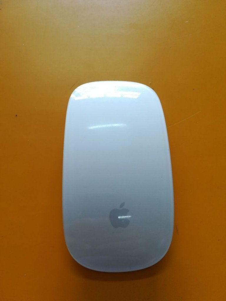 Apple magic mouse 2, Muis, Ophalen of Verzenden, Zo goed als nieuw, Draadloos