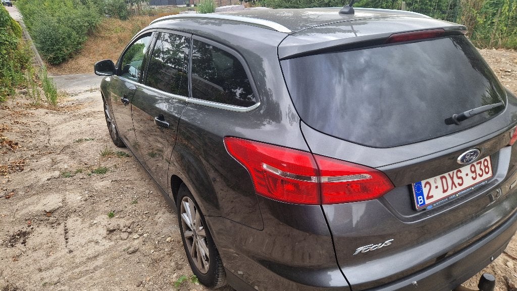 Ford, Autos, Focus, Argent ou Gris, Achat, Système audio