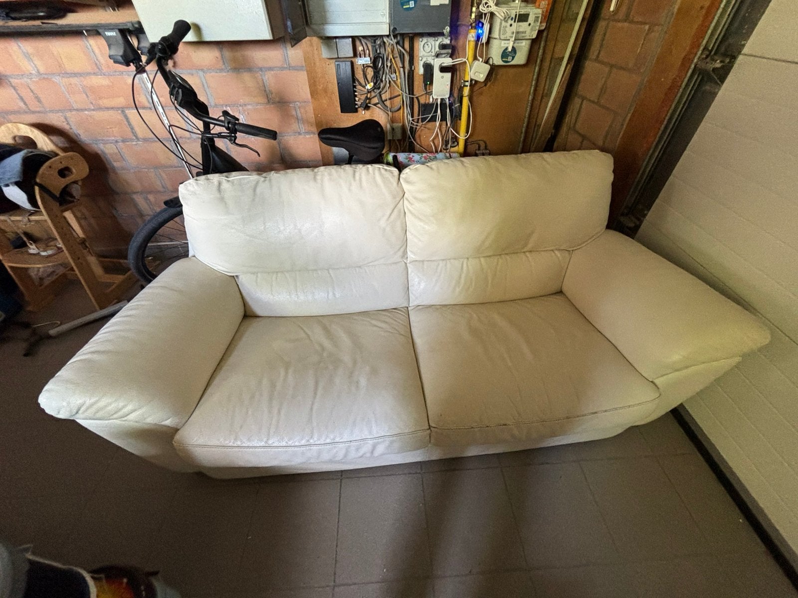 Siège en cuir blanc d'occasion, Maison & Meubles, Enlèvement, Utilisé, Deux personnes, Cuir