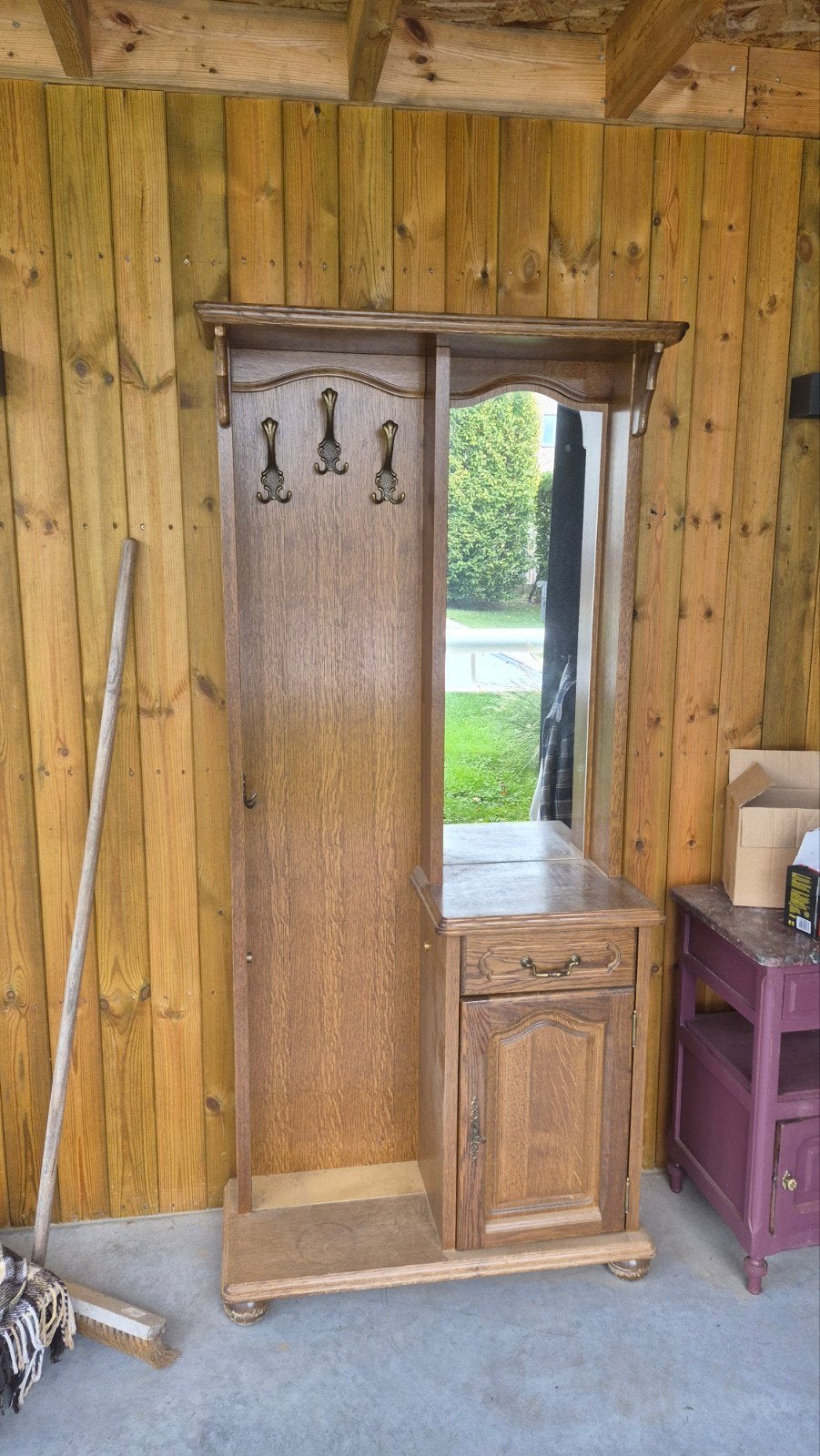 vestiare kast, Ophalen