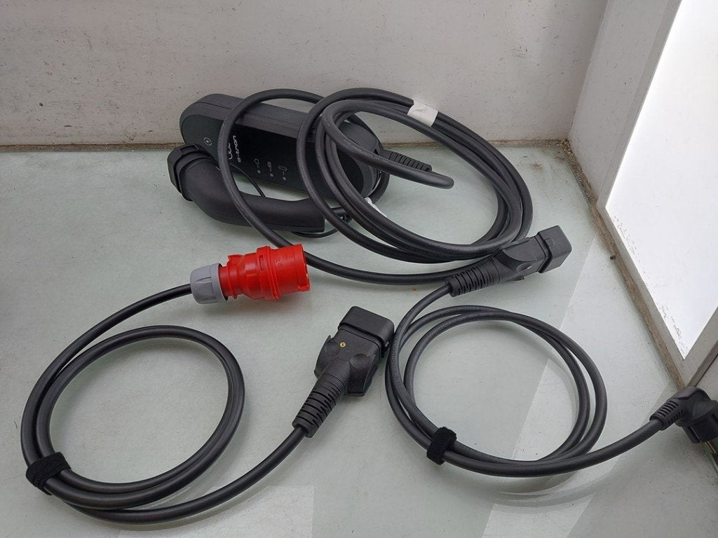 LAADKABEL A3 Sportback (8YA) (|8V4971675CQ|8V4998639AG|), Info@audi.de, Audi, Audi AG, Gebruikt
