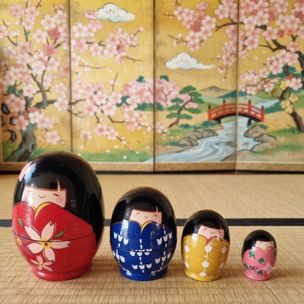 Joli set Nestel Kokeshi, Antiquités & Art, Art | Art non-occidental, Poupée, Japon, Bois, Multicolore, Peint, Fait main, Décoré