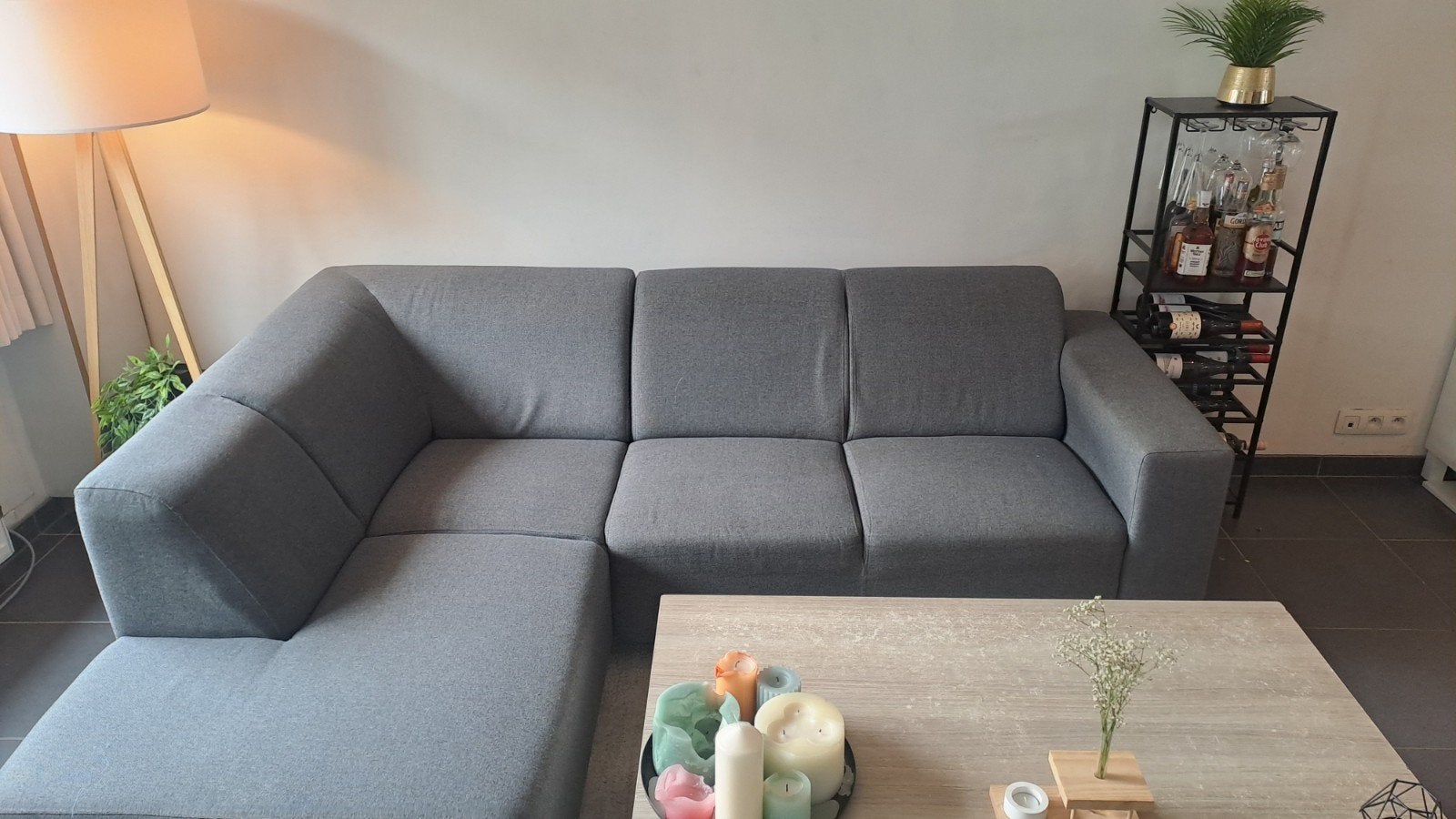 Salontafel & tv-meubel (100 eur) + hoekzetel (195 eur), Ophalen