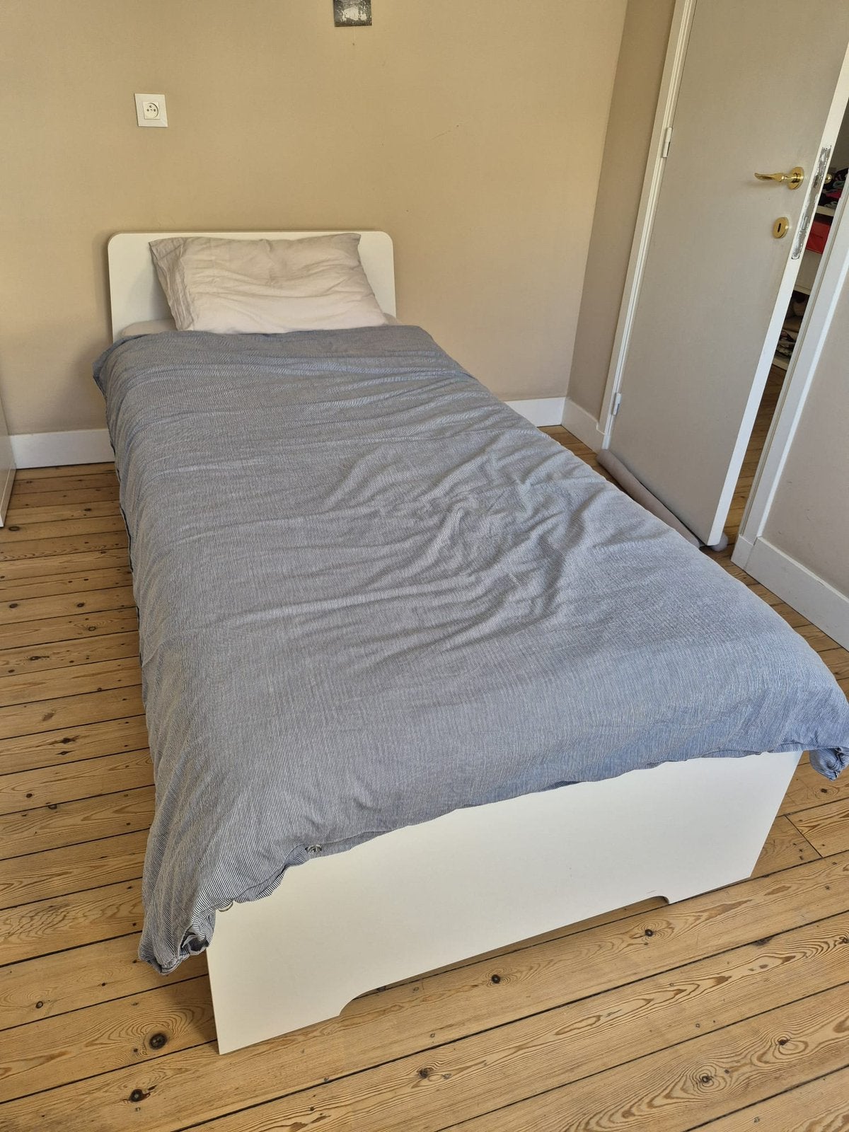 lit simple Ikea ASKVOLL, Ophalen, Gebruikt, 90 cm, Eenpersoons
