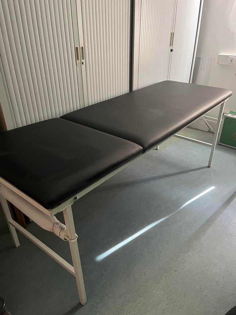 Mooie behandeltafel, Ophalen, Zo goed als nieuw
