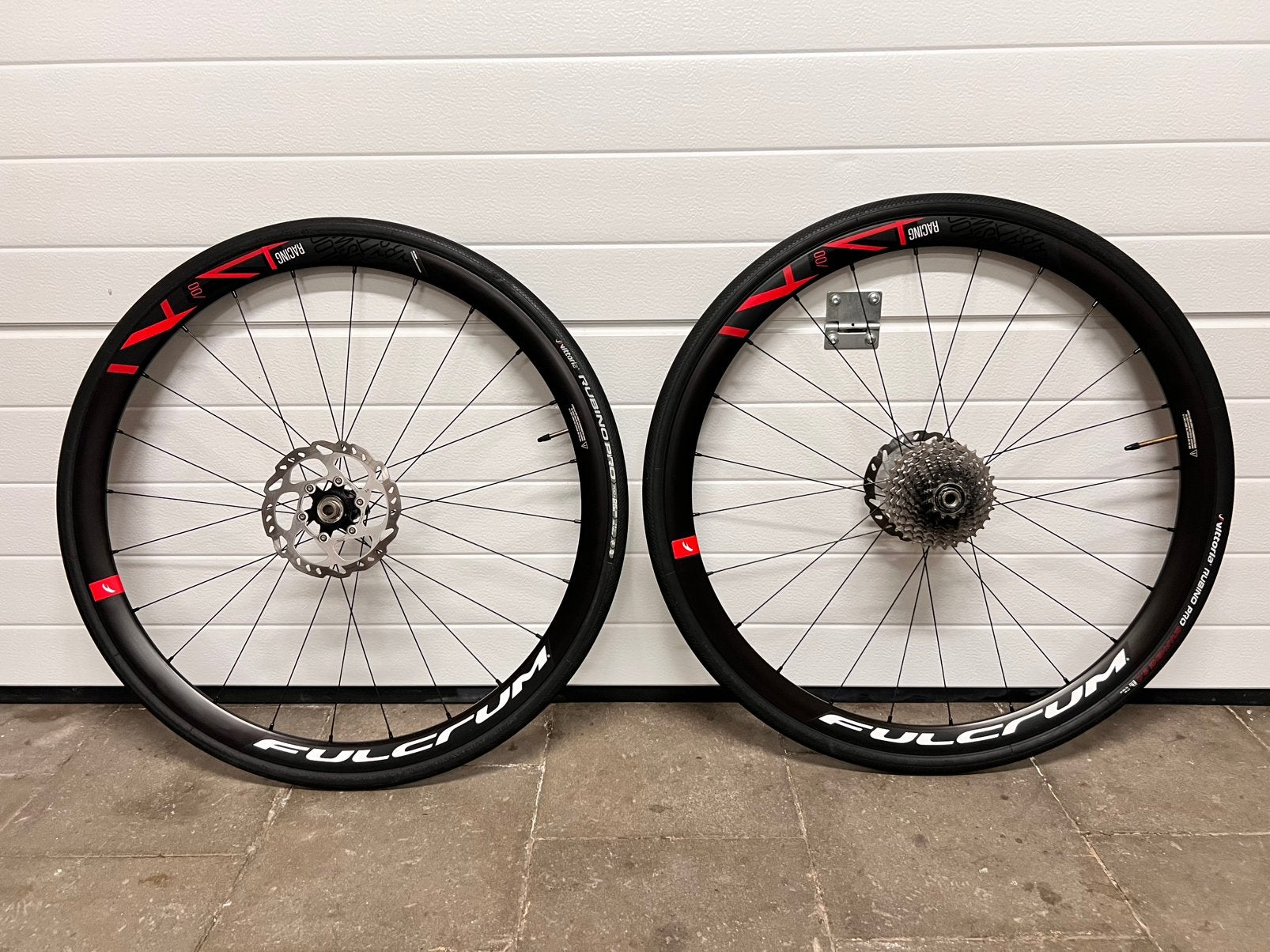Fulcrum-wielen met een 35 mm velgprofiel, Enlèvement, Comme neuf, Pneu