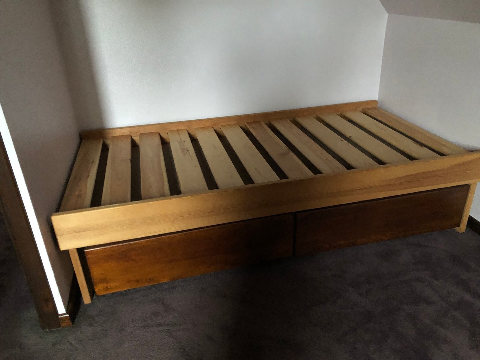 1persoonsbed te koop, Huis en Inrichting, Slaapkamer | Bedden, Ophalen, Zo goed als nieuw