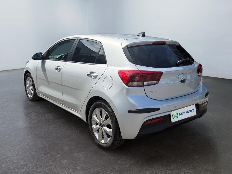 Kia Rio Rio | 1.2 essence 83 cv | GPS | Camera | Clim | CarP, Parkeersensor, Bedrijf, Handgeschakeld, 5 deurs