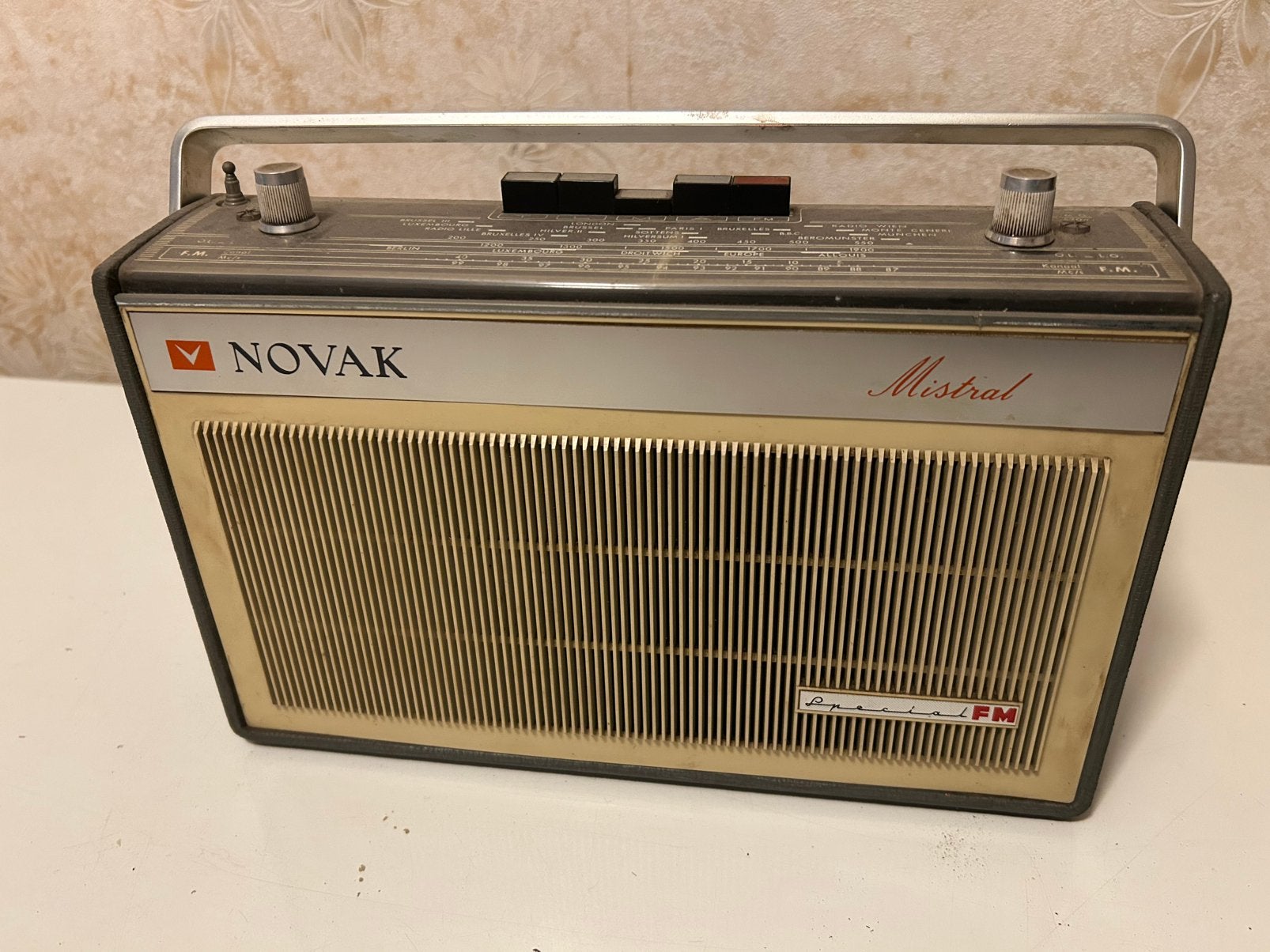 Antieke radio voor de verzamelaar, Ophalen, Zo goed als nieuw, Radio