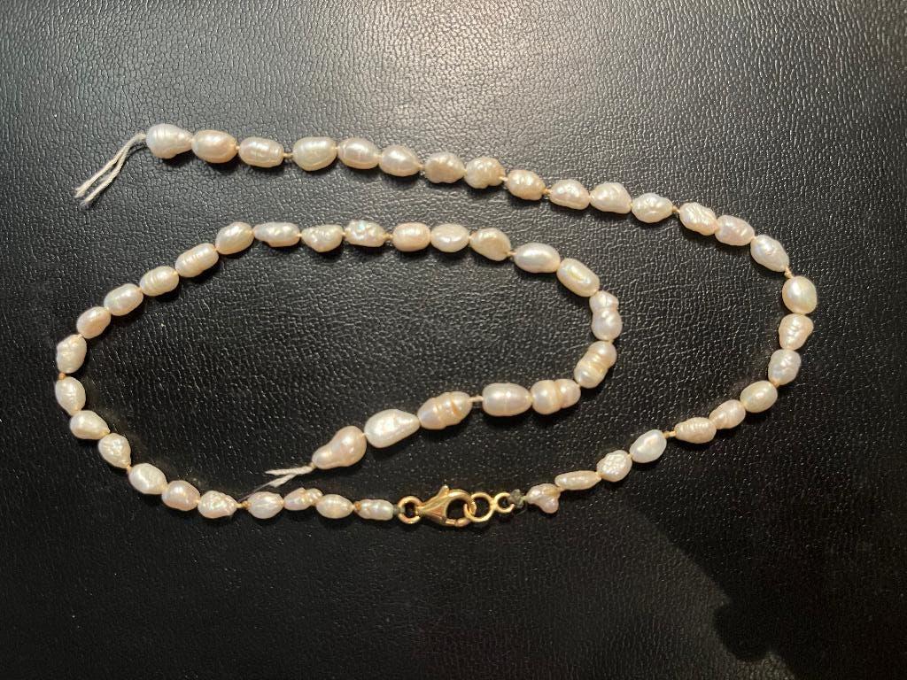 Collier ancien en perles fermoir en or 18carats, Bijoux, Sacs & Beauté, Bijoux anciens, Enlèvement, Or, Collier