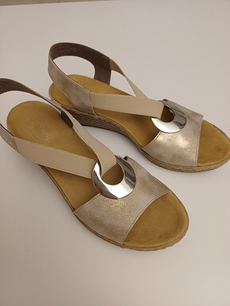 Prachtige nieuwe sandalen Rieker 38, Autres couleurs, Enlèvement, Sandales et Mûles, Neuf