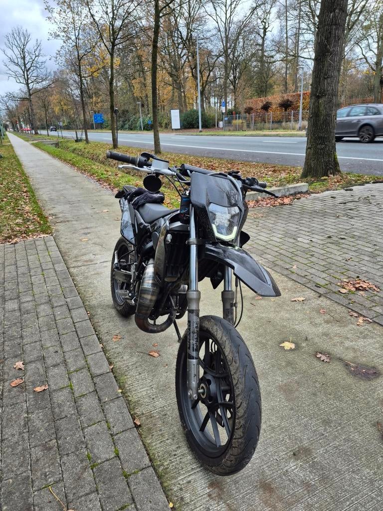 Sherco 50cc blackmoon, Fietsen en Brommers, Brommers | Derbi, Ophalen of Verzenden