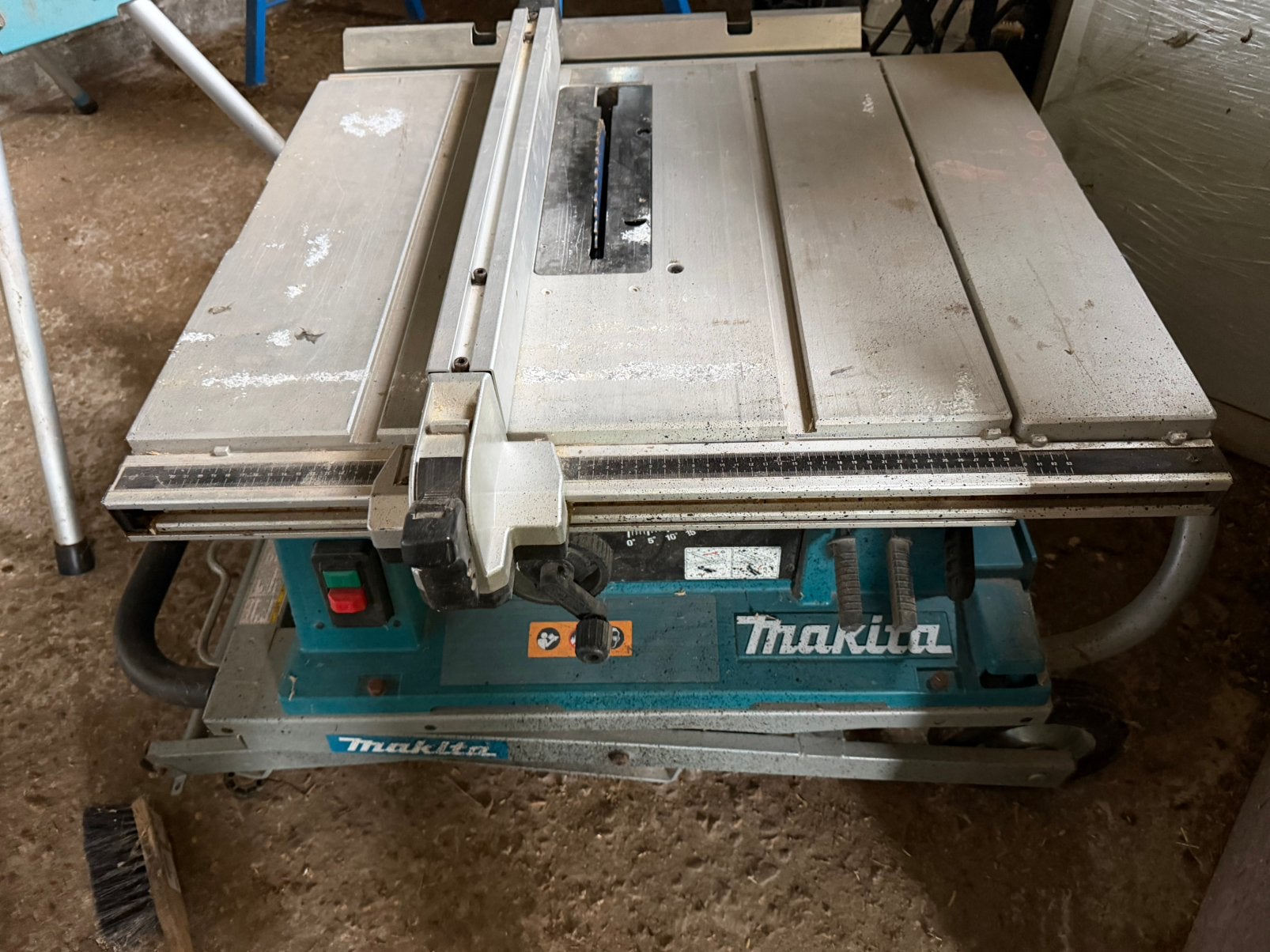 Doorsteek zaag makita, Doe-het-zelf en Bouw, Gereedschap | Zaagmachines, Ophalen, Gebruikt, 1200 watt of meer