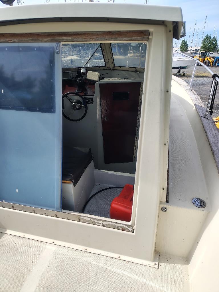 motorboot  -visboot  oqueteau alienor 630, Gebruikt, Kajuitboot, Buitenboordmotor, Zonnepaneel