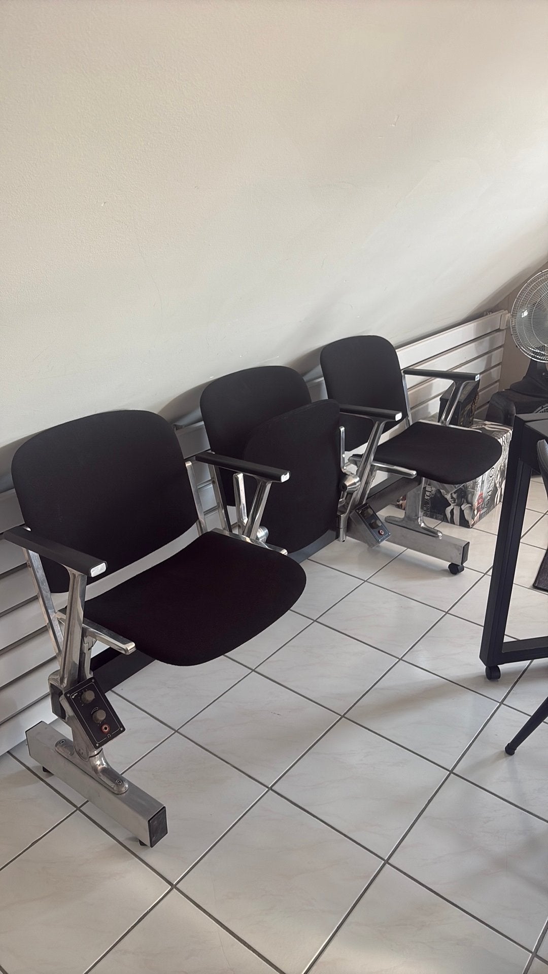 Theater stoelen, Ophalen, Zo goed als nieuw