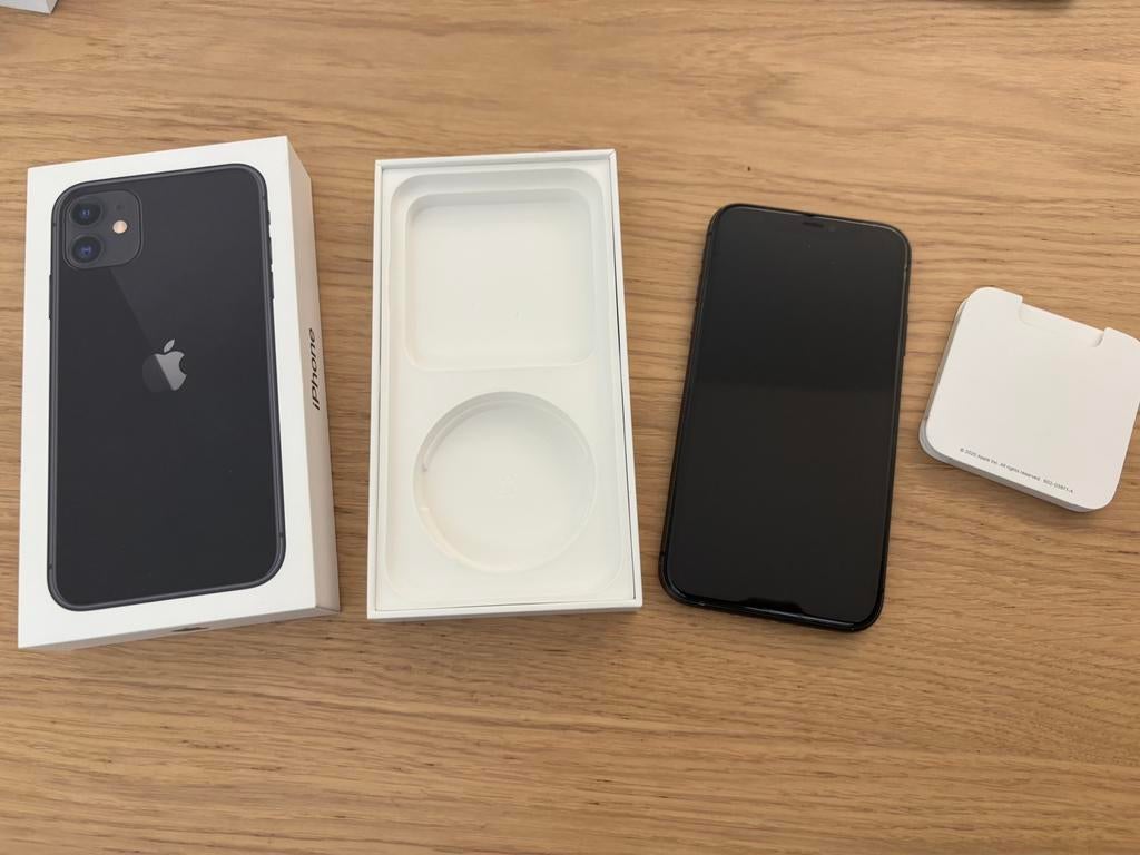 iPhone 11 Black 64GB + hoesje - goede staat, Telecommunicatie, Mobiele telefoons | Apple iPhone, Ophalen, Gebruikt, Zwart, IPhone 11
