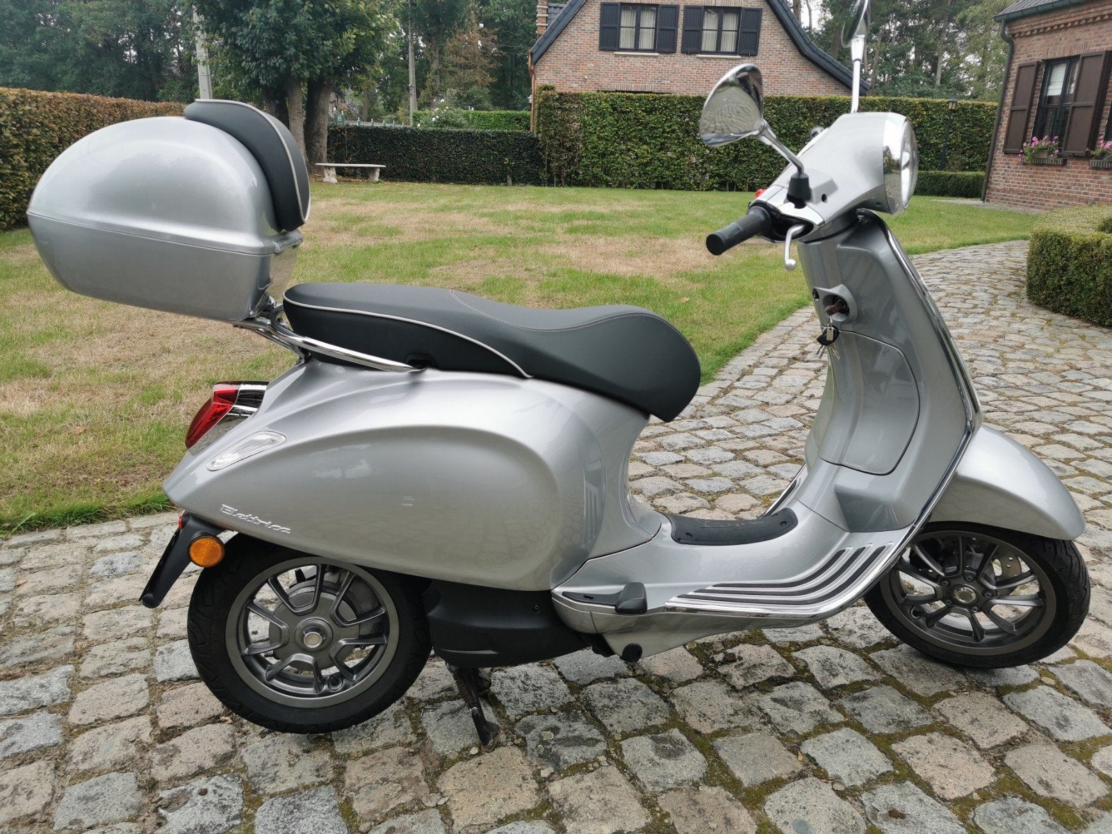 vespa primavera elettrica 45km/u.klasse b.slechts 6500 km., Fietsen en Brommers, Ophalen, Gebruikt, Elektrisch, Klasse B (45 km/u)