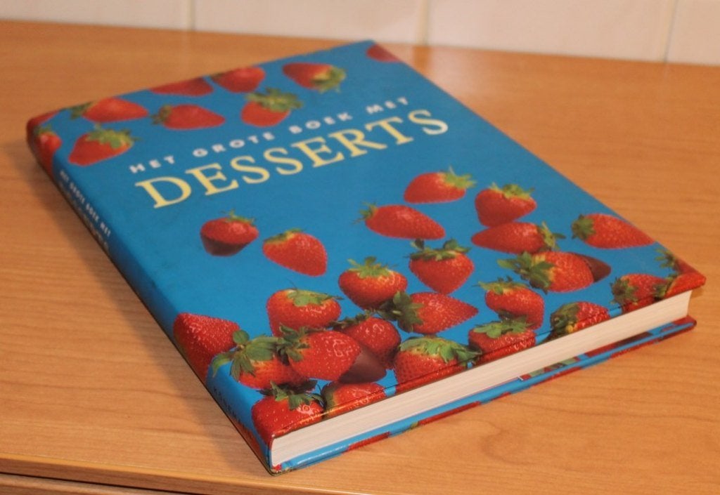 HET GROTE BOEK MET DESSERTS, Boeken, Kookboeken, Nieuw, Taart, Gebak en Desserts, Ophalen of Verzenden
