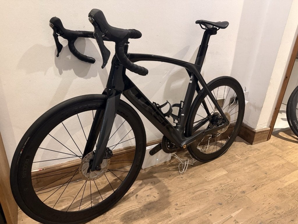 Trek Madone SL6 Gen 6 (2021) - Noir, taille L, 58 pouces, Enlèvement ou Envoi, Utilisé